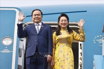 Le président de l’AN, Trân Thanh Mân, et son épouse, Nguyen Thi Thanh Nga. Photo: VNA