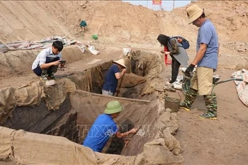 Deux embarcations anciennes mises au jour à Bac Ninh : un trésor enfoui du passé