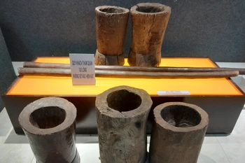 Objets usuels de l’ethnie S’tiêng servant à la production et à la vie quotidienne. Photo : VNA