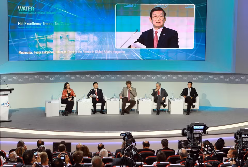 Le président Truong Tan Sang a prononcé un discours lors de la séance plénière du Sommet des entreprises de l'APEC 2012, sur le thème « L'eau : une nouvelle ressource stratégique mondiale », à Vladivostok en Russie. Photo : VNA