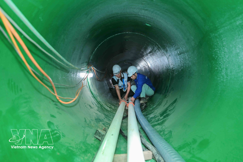 Le système de forage souterrain AVN fait l’objet d’inspections et d’opérations de maintenance régulières afin de garantir un fonctionnement stable, sûr et continu. Photo : Phan Phương – VNA