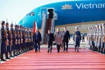 La cérémonie officielle d’accueil du Premier ministre Pham Minh Chinh s’est tenue solennellement à l’aéroport international Vnukovo 2. Photo : VNA
