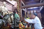 Le secrétaire général Tô Lâm rend hommage aux héros révolutionnaires à Tuyên Quang. Photo ; 