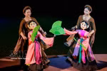 Un numéro de théâtre de marionnettes. Photo : VNA