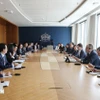 Séance de travail entre la délégation du ministère vietnamien des Finances et des représentants de la Bourse de Londres. Photo : VNA