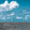 Au large des côtes de la province de Ca Mau, la vitesse moyenne du vent marin est de 6,3 à 7 m/s à une altitude de 80 à 100 m, ce qui est très favorable au développement de l'énergie éolienne. Photo: VNA