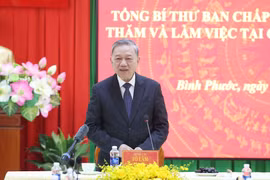 Le secrétaire général du Parti, To Lam, lors de la séance de travail. Photo: VNA