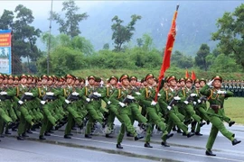 Le bloc de la Police populaire à la 4e répétition combinée des forces participant au défilé en l'honneur du 80e anniversaire de la Révolution d'août et de la Fête nationale. Photo : VNA
