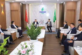 La société BSR accueille une délégation du ministère de l’Industrie et du Commerce du Laos venue effectuer une visite de travail. Photo: BSR