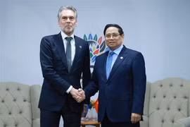 Le Premier ministre Pham Minh Chinh et son homologue néerlandais Dick Schoof. Photo: VNA