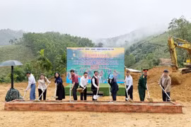 Cérémonie de mise en chantier de logements dans le cadre de la « Campagne Quang Trung » à la commune de Tra Tan. Photo : Journal de Da Nang