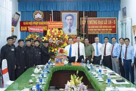 An Giang : félicitations à l’occasion du 86e anniversaire de la fondation du bouddhisme Hoa Hao
