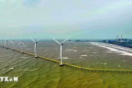 Éoliennes du parc éolien de République de Corée-Tra Vinh. Photo : VNA