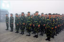 Officiers et soldats de l’Armée populaire lao. Photo: VNA