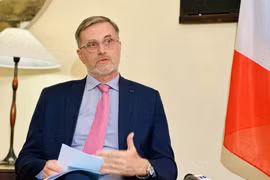 L’ambassadeur de France, Olivier Brochet. Photo: VNA