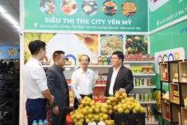 Présentation de produits OCOP de Hung Yen. Photo: tapchinongthonmoi.vn