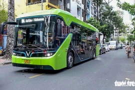 Les nouvelles lignes de bus qui ouvriront à Hô Chi Minh-Ville à partir de 2025 seront toutes électriques. Photo: tuoitre.vn