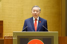 Le président du Vietnam, To Lam, prononce son discours d’investiture. Photo : VNA