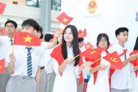 Des élèves lors de la cérémonie de rentrée scolaire 2025-2026. Photo : Phụ nữ Việt Nam (Femmes vietnamiennes)