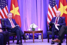 Dans le cadre de sa participation au Sommet de l’Avenir, à la 79e session de l’Assemblée générale des Nations Unies et de ses activités de travail aux États-Unis, le 25 septembre 2024, le secrétaire général du PCV et président de la République, Tô Lâm, rencontre le président des États-Unis, Joe Biden. Photo : VNA