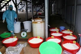 À l’intérieur du laboratoire de production de drogues. Photo fournie par la police