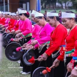 Spectacle de gongs des Muong à Phu Tho. Photo : VNA