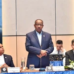 Le président de l’AAA, Dahlan Jumaan Al Hamad, salue le développement dynamique de l’athlétisme vietnamien. Photo: VNA