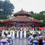 Le concert « Hanoï paisible » a réuni des milliers de spectateurs autour d’artistes de renom. Photo: VNA