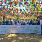 Des participants à « Photo tour ». Photo: VNA