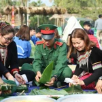 Le programme de confection des gâteaux de riz gluant destiné aux personnes défavorisées 2026 se tiendra le 8 février prochain au Village culturel et touristique des ethnies du Vietnam. Photo: bvhttdl.gov.vn