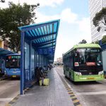 Arrêt de bus de Ham Nghi, à Hô Chi Minh-Ville. Photo: VNA