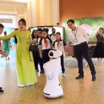 Robot de guide au Musée d'histoire de Ho Chi Minh-Ville. Photo: nhandan.vn
