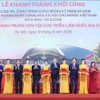 Le secrétaire général du Parti, Tô Lâm, le Premier ministre Pham Minh Chinh et des délégués ont assisté à la cérémonie d’inauguration de 250 projets et ouvrages dans 34 villes et provinces du pays. Photo : VNA