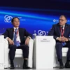 Le vice-Premier ministre Bui Thanh Son (à gauche) lors du 8e Forum international de la Semaine russe de l’énergie, à Moscou. Photo : VNA