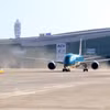 Le premier vol commercial de Vietnam Airlines a atterri à l'aéroport international de Long Thành, le 19 décembre 2025. Photo: VNA