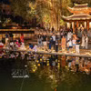La Nuit du Festival des lanternes de Hô Van, au Temple de la Littérature, à Hanoi. Photo: VNA