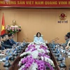 La vice-ministre de la Santé, Nguyên Thi Liên Huong (centre). Photo : VGP