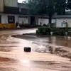 Un gros orage accompagné de foudre a frappé une cuve de stockage de mélasse dans une sucrerie, provoquant le déversement d'environ 2 000 tonnes de mélasse. Photo : VNA