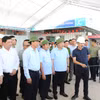 Le vice-Premier ministre permanent Pham Gia Tuc inspecte le chantier du projet d’aéroport international de Gia Binh. Photo : VNA