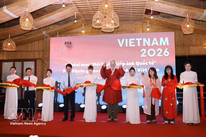 Cérémonie d'ouverture de la rencontre internationale de photographie PSA 2026 au Vietnam. Photo: VNA