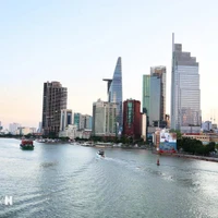 Le centre-ville d'Ho Chi Minh-Ville se situe sur les rives de la rivière Saïgon. Photo : VNA