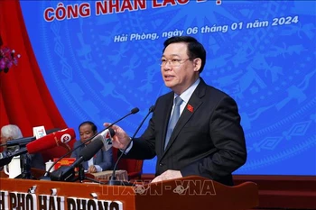 Le président de l'Assemblée nationale rencontre des électeurs de Hai Phong