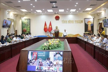 Séance de travail entre le Comité populaire de Binh Thuan et la délégation du ministère de l'Agriculture et du Développement rural. Photo: VNA