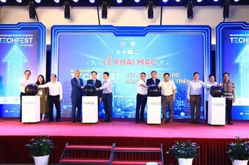Ouverture du festival des start-up innovantes Techfest Hanoi 2023