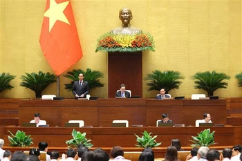 Le vice-président de l'Assemblée nationale, Tran Quang Phuong, préside une séance de débat le 21 mai lors de la 7e session de la 15e législature de l'Assemblée nationale. Photo: VNA