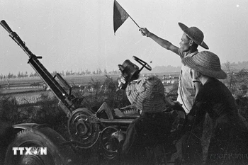 Deux batailles historiques de l'armée et du peuple de Hanoï
