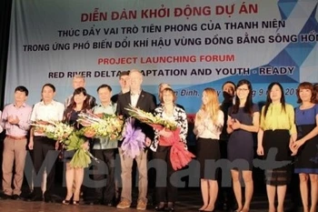 Les jeunes Vietnamiens appelés à lutter contre le changement climatique 