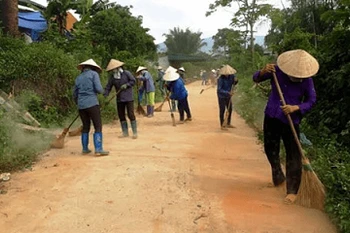 Lancement de la campagne "Rendre le monde plus propre" à Hoa Binh