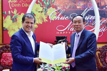 THua Thiên-Huê: remise de la licence d’investissement à un projet touristique de l'Espagne