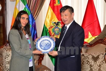 Une délégation du PCV se rend en Bolivie